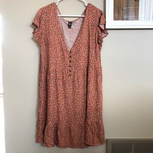 Loose-fitting floral pattern dress